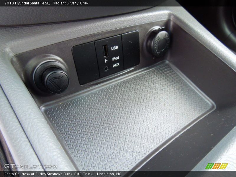 Radiant Silver / Gray 2010 Hyundai Santa Fe SE