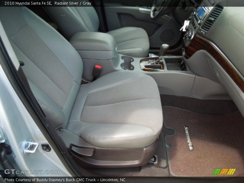 Radiant Silver / Gray 2010 Hyundai Santa Fe SE