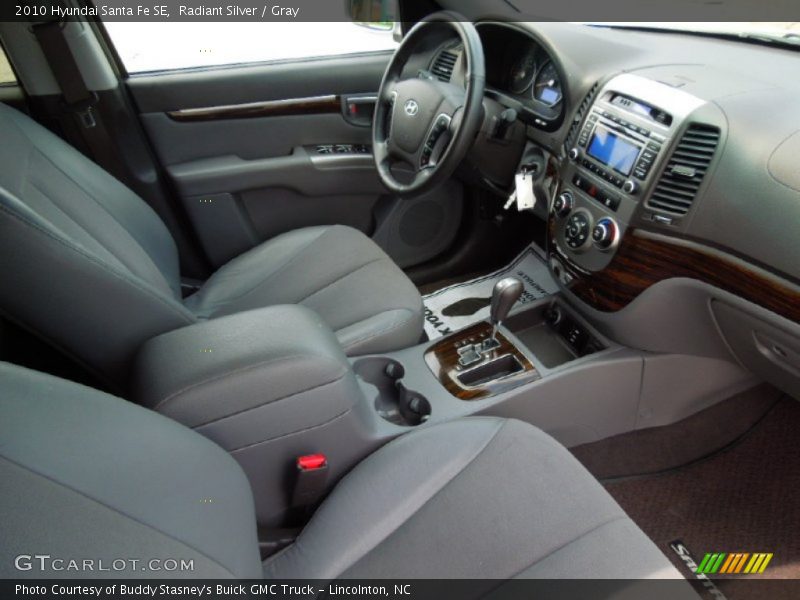 Radiant Silver / Gray 2010 Hyundai Santa Fe SE