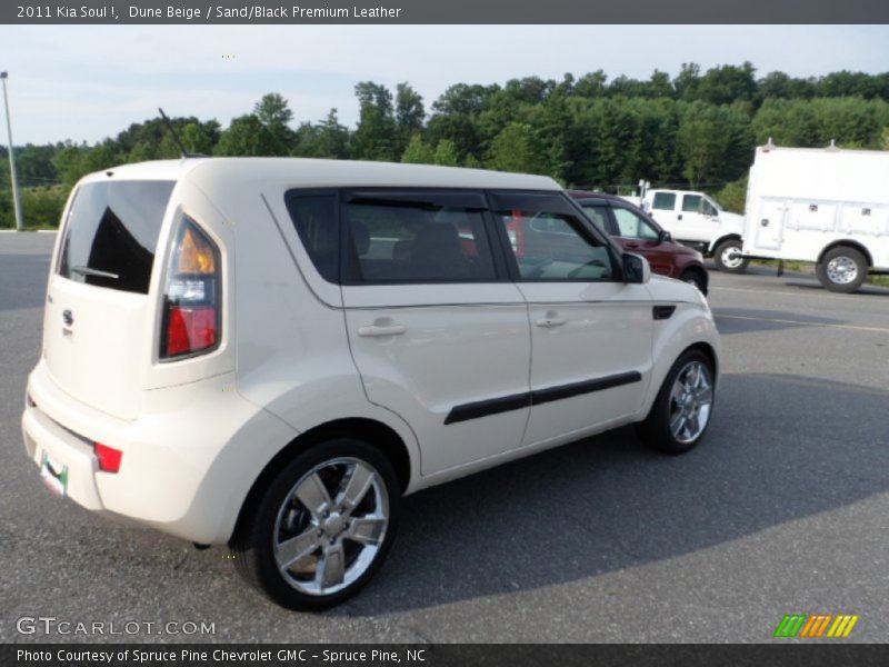 Dune Beige / Sand/Black Premium Leather 2011 Kia Soul !