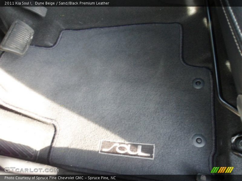 Dune Beige / Sand/Black Premium Leather 2011 Kia Soul !