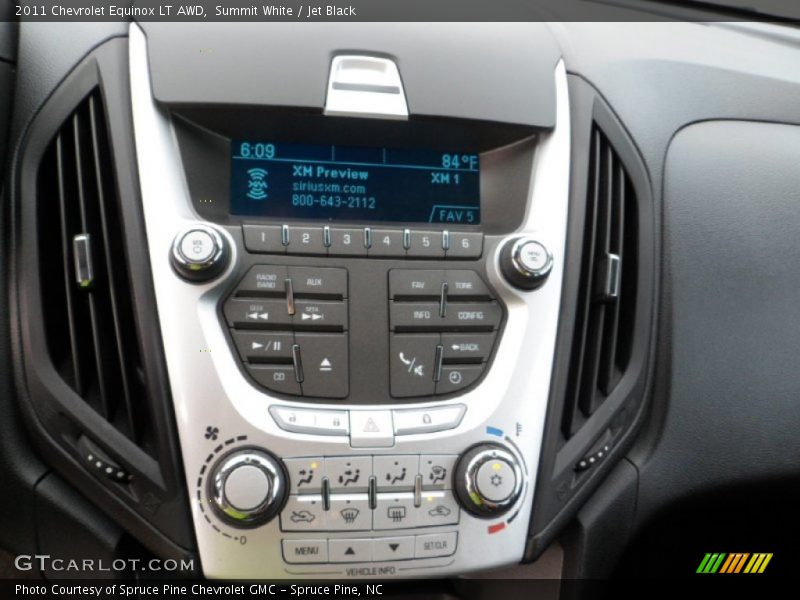 Summit White / Jet Black 2011 Chevrolet Equinox LT AWD