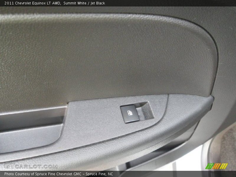 Summit White / Jet Black 2011 Chevrolet Equinox LT AWD