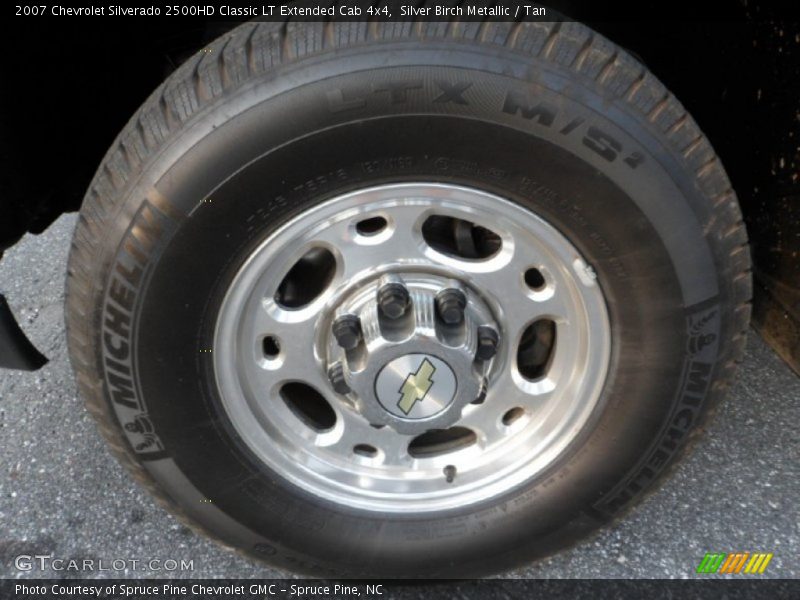 Silver Birch Metallic / Tan 2007 Chevrolet Silverado 2500HD Classic LT Extended Cab 4x4