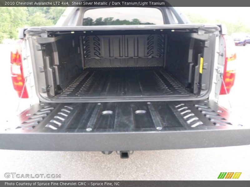Sheer Silver Metallic / Dark Titanium/Light Titanium 2010 Chevrolet Avalanche LTZ 4x4