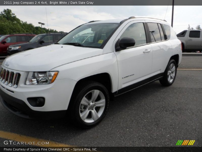 Bright White / Dark Slate Gray 2011 Jeep Compass 2.4 4x4