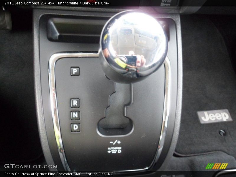 Bright White / Dark Slate Gray 2011 Jeep Compass 2.4 4x4