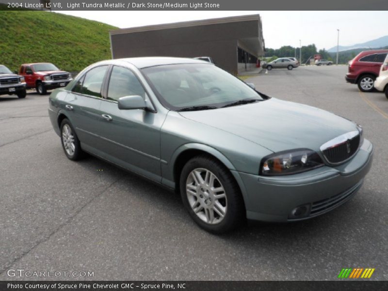 Front 3/4 View of 2004 LS V8