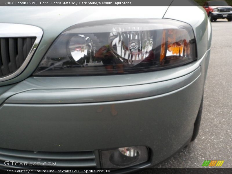 Light Tundra Metallic / Dark Stone/Medium Light Stone 2004 Lincoln LS V8