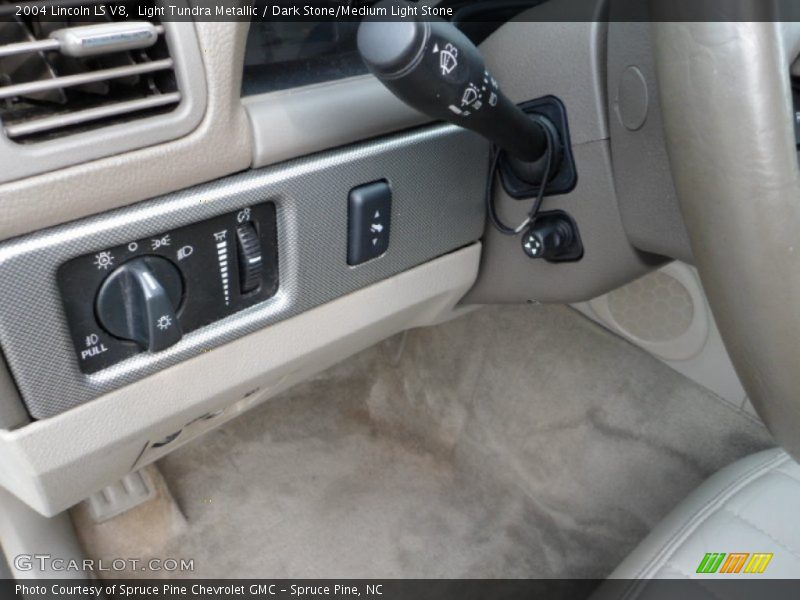 Light Tundra Metallic / Dark Stone/Medium Light Stone 2004 Lincoln LS V8