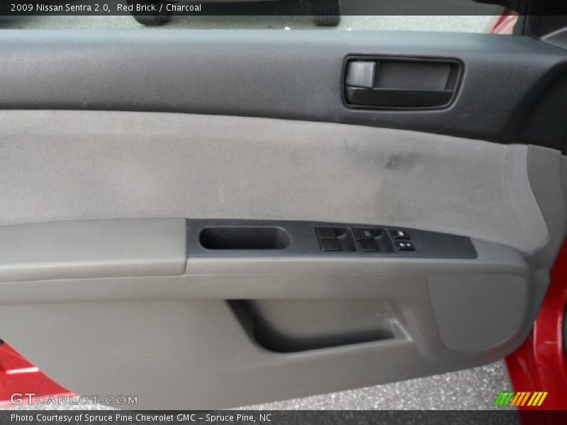 Red Brick / Charcoal 2009 Nissan Sentra 2.0