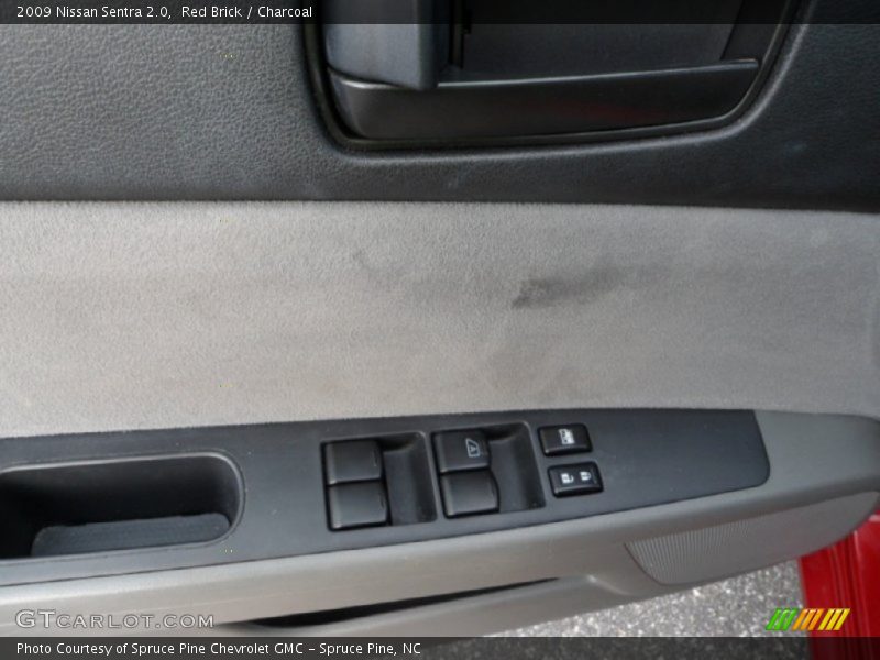 Red Brick / Charcoal 2009 Nissan Sentra 2.0