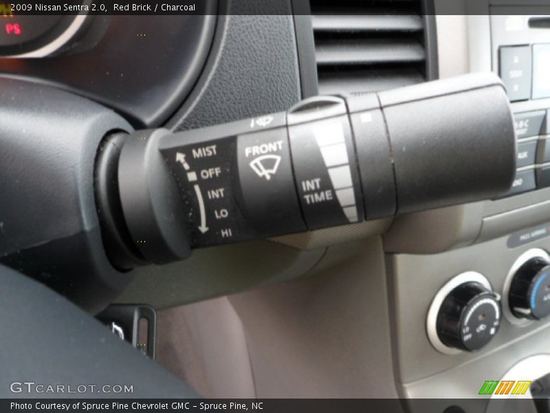Red Brick / Charcoal 2009 Nissan Sentra 2.0