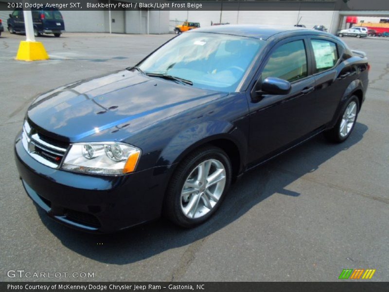 Blackberry Pearl / Black/Light Frost Beige 2012 Dodge Avenger SXT