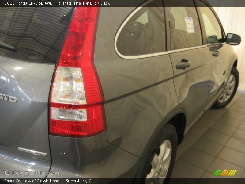 Polished Metal Metallic / Black 2011 Honda CR-V SE 4WD