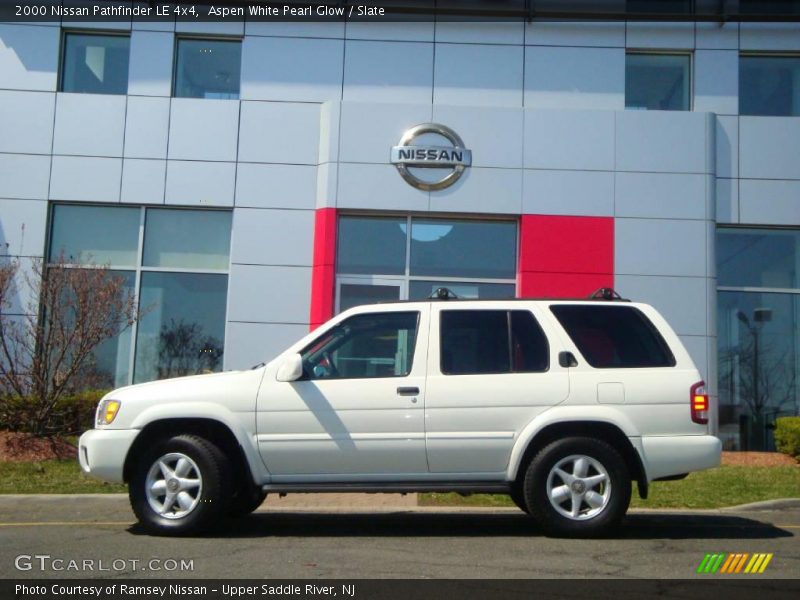 Aspen White Pearl Glow / Slate 2000 Nissan Pathfinder LE 4x4