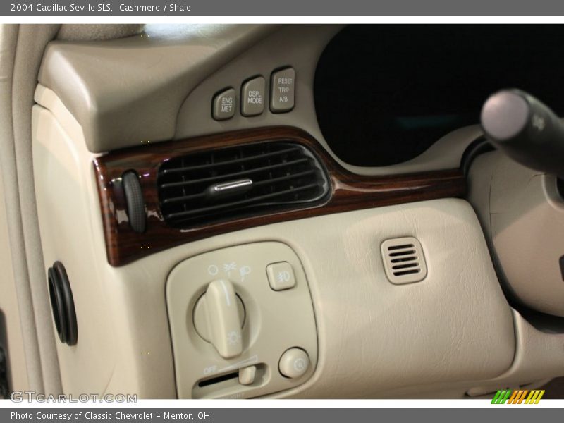 Cashmere / Shale 2004 Cadillac Seville SLS