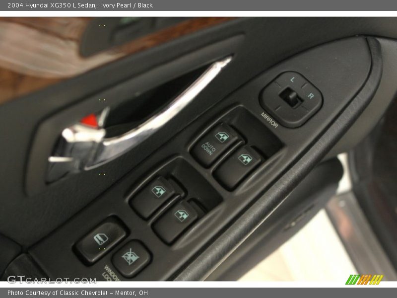 Ivory Pearl / Black 2004 Hyundai XG350 L Sedan