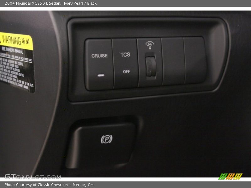 Ivory Pearl / Black 2004 Hyundai XG350 L Sedan