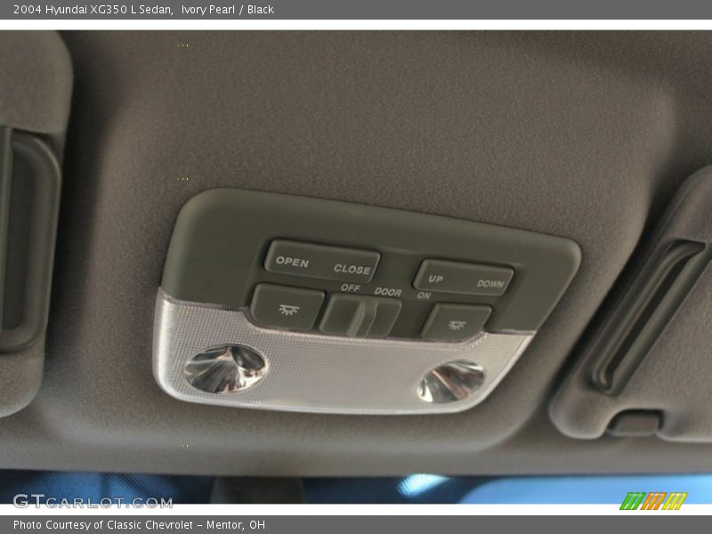 Ivory Pearl / Black 2004 Hyundai XG350 L Sedan