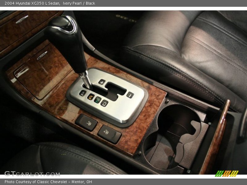 Ivory Pearl / Black 2004 Hyundai XG350 L Sedan