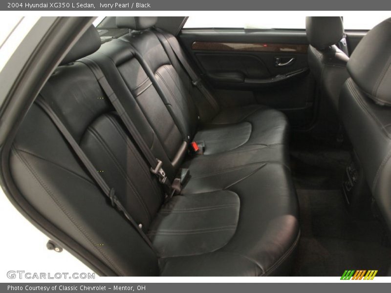 Ivory Pearl / Black 2004 Hyundai XG350 L Sedan