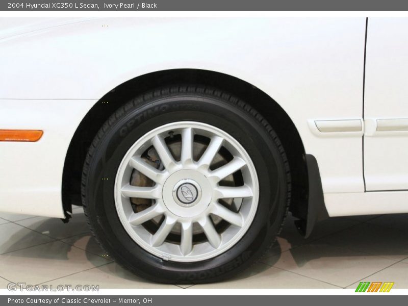 Ivory Pearl / Black 2004 Hyundai XG350 L Sedan