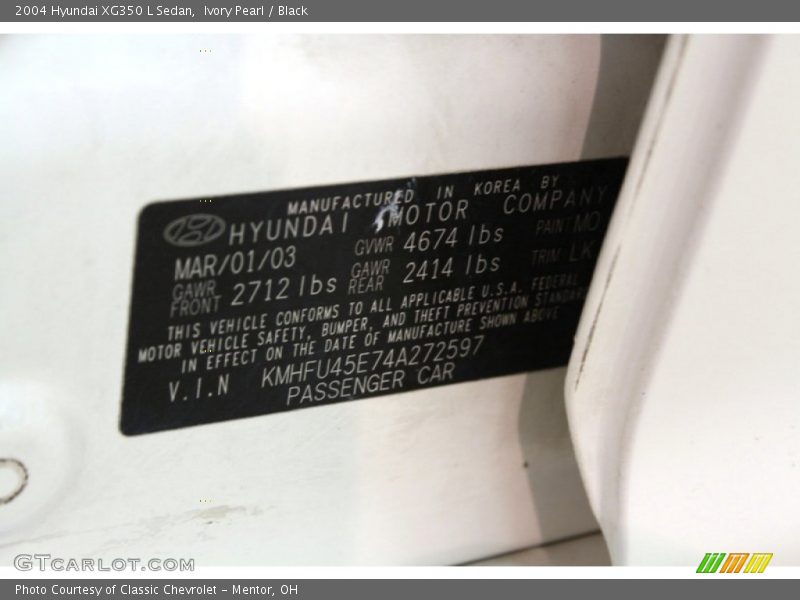 Ivory Pearl / Black 2004 Hyundai XG350 L Sedan