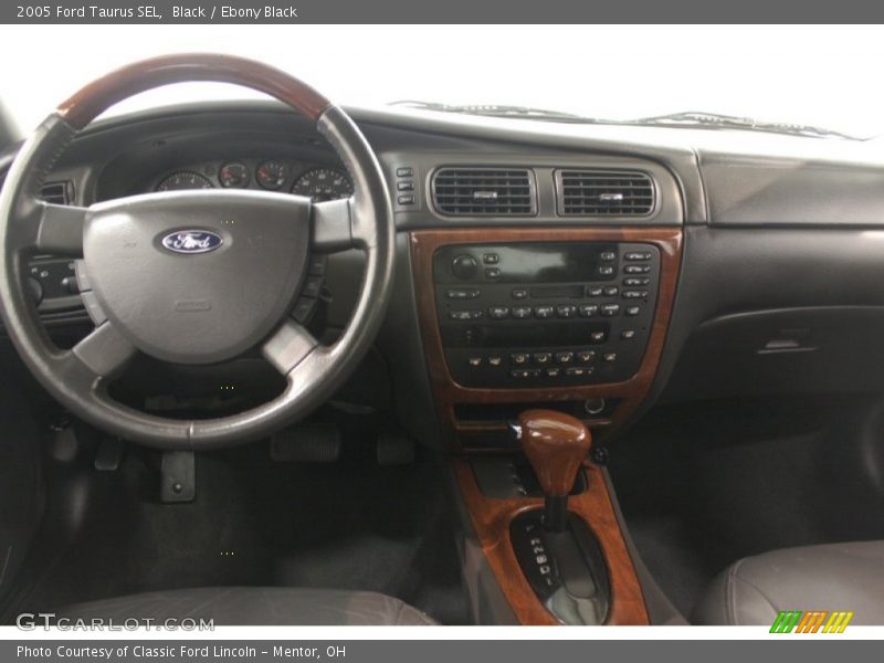 Dashboard of 2005 Taurus SEL