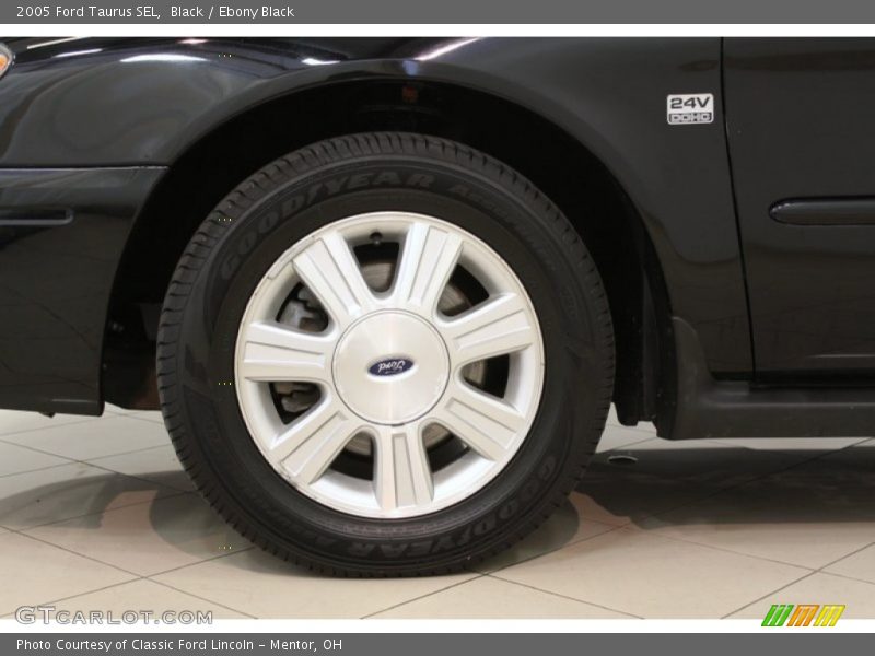 2005 Taurus SEL Wheel