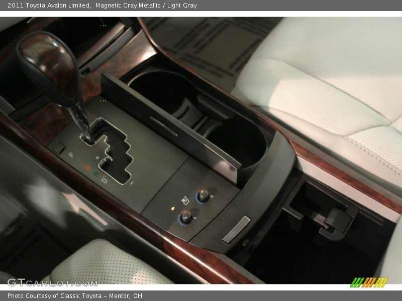 Magnetic Gray Metallic / Light Gray 2011 Toyota Avalon Limited
