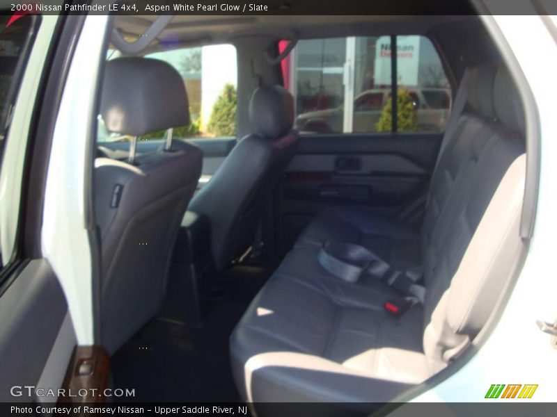 Aspen White Pearl Glow / Slate 2000 Nissan Pathfinder LE 4x4