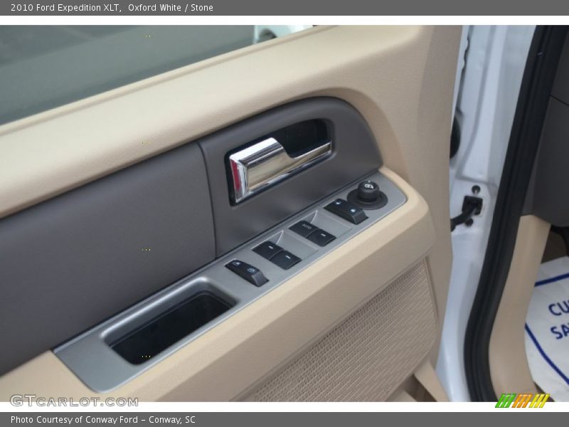 Oxford White / Stone 2010 Ford Expedition XLT