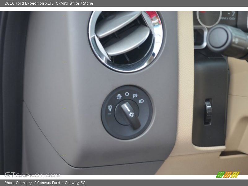 Oxford White / Stone 2010 Ford Expedition XLT