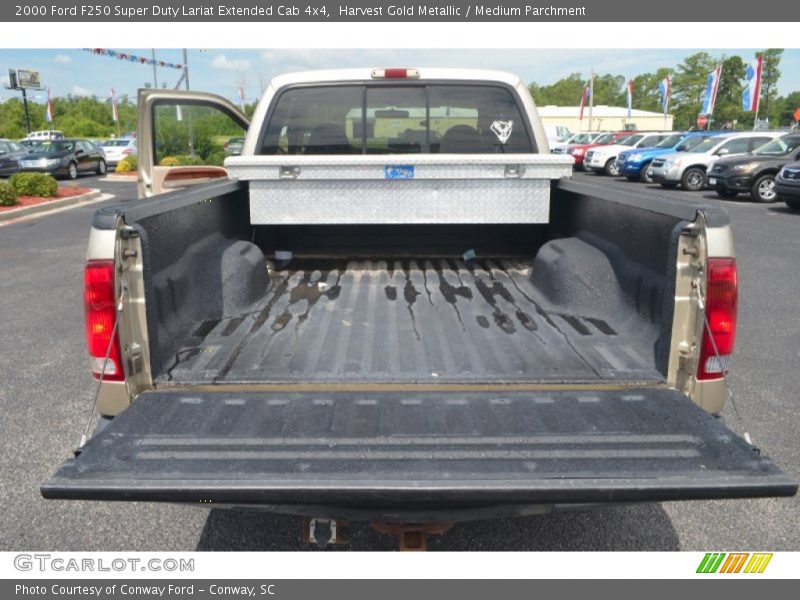 Harvest Gold Metallic / Medium Parchment 2000 Ford F250 Super Duty Lariat Extended Cab 4x4