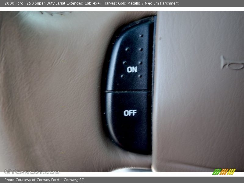 Harvest Gold Metallic / Medium Parchment 2000 Ford F250 Super Duty Lariat Extended Cab 4x4