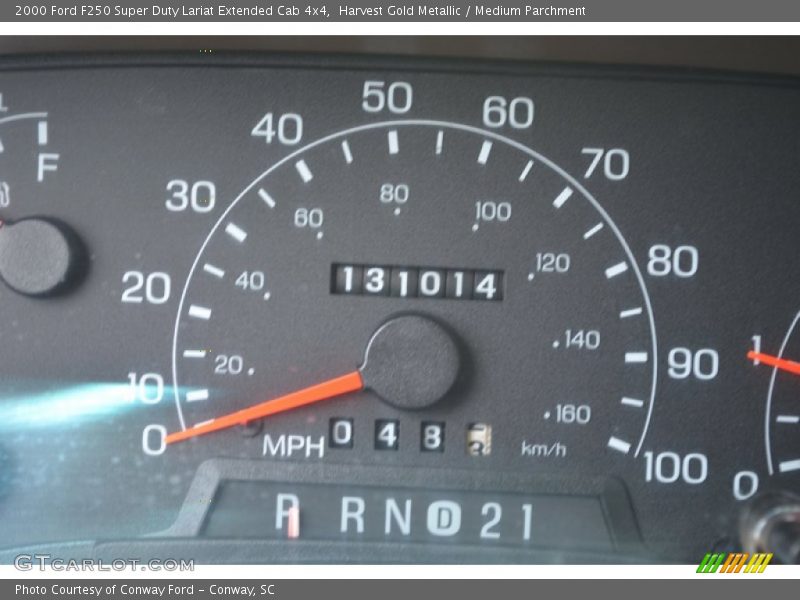 Harvest Gold Metallic / Medium Parchment 2000 Ford F250 Super Duty Lariat Extended Cab 4x4