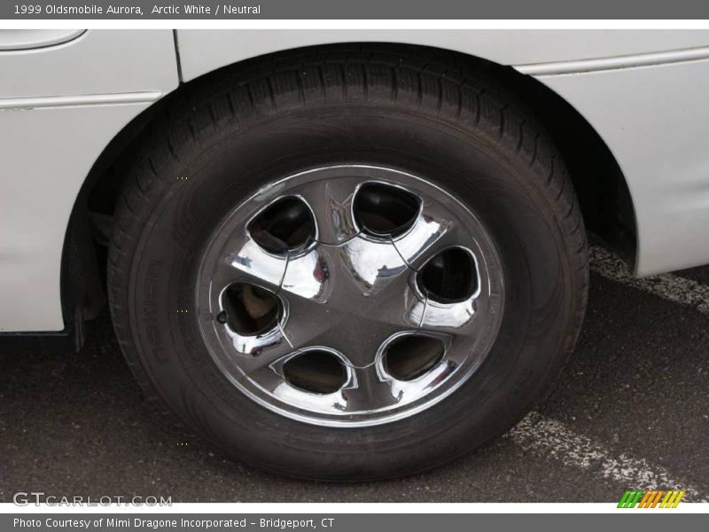 Arctic White / Neutral 1999 Oldsmobile Aurora