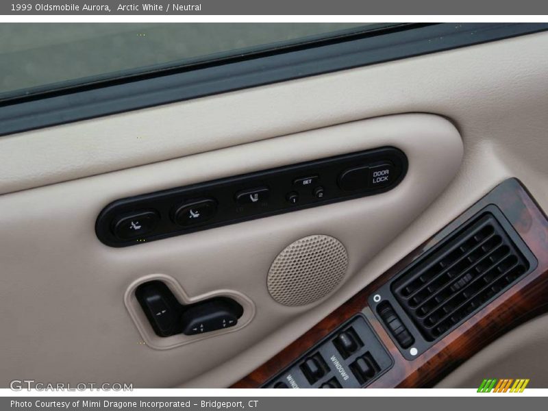 Arctic White / Neutral 1999 Oldsmobile Aurora