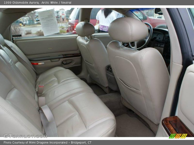 Arctic White / Neutral 1999 Oldsmobile Aurora