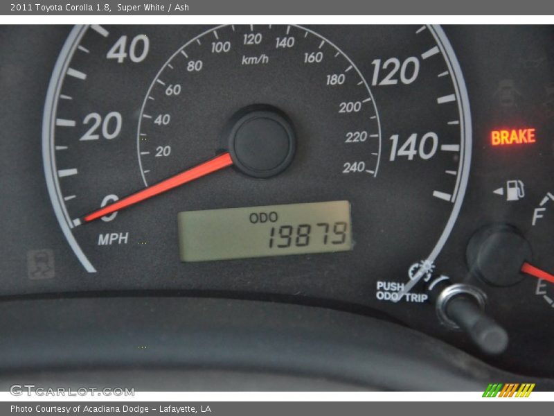 Super White / Ash 2011 Toyota Corolla 1.8