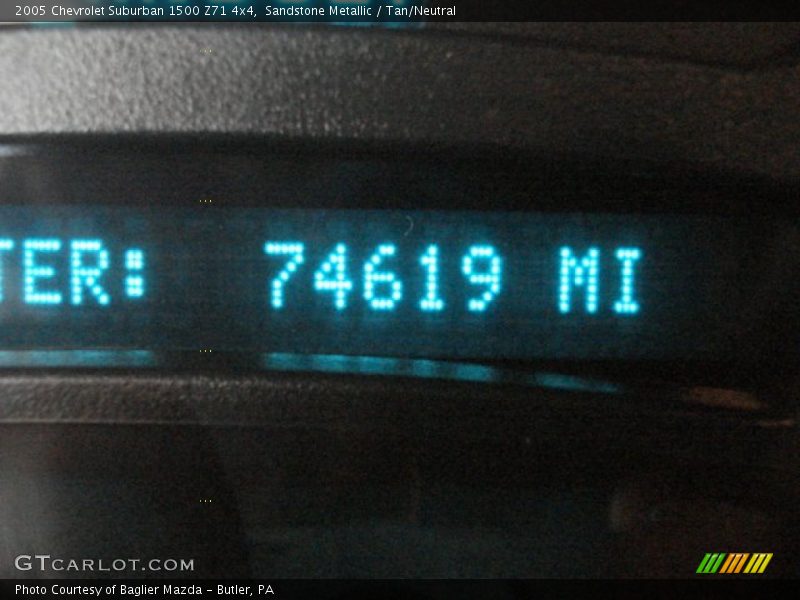 Sandstone Metallic / Tan/Neutral 2005 Chevrolet Suburban 1500 Z71 4x4