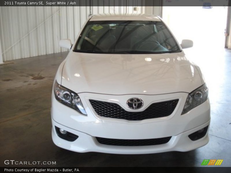Super White / Ash 2011 Toyota Camry SE