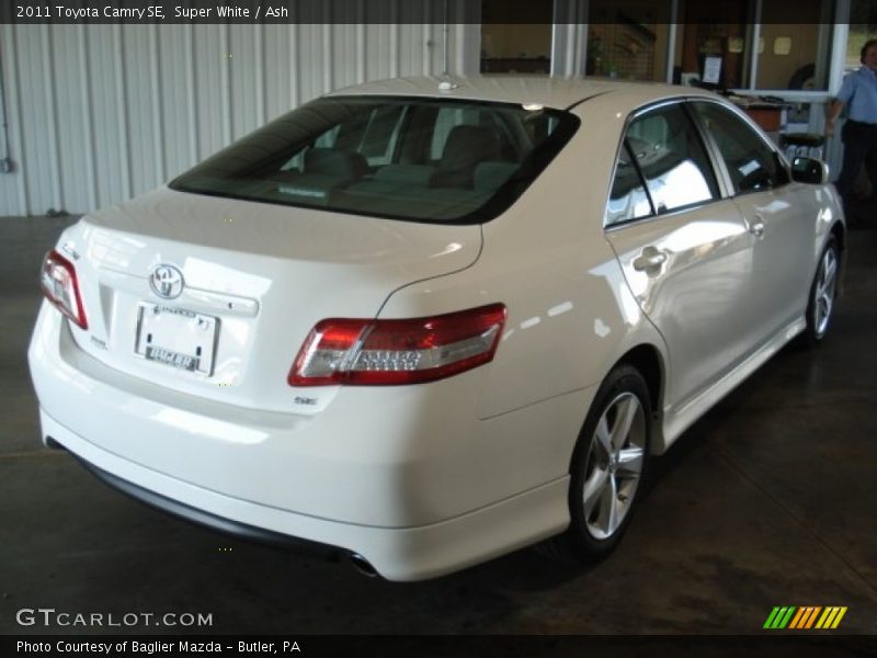 Super White / Ash 2011 Toyota Camry SE