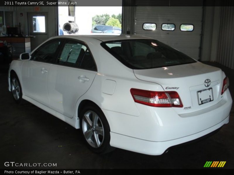 Super White / Ash 2011 Toyota Camry SE