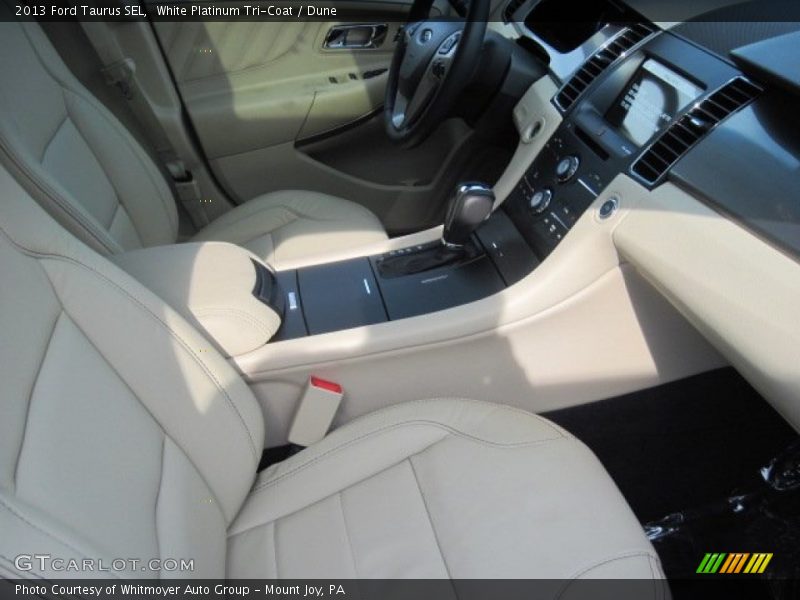 White Platinum Tri-Coat / Dune 2013 Ford Taurus SEL
