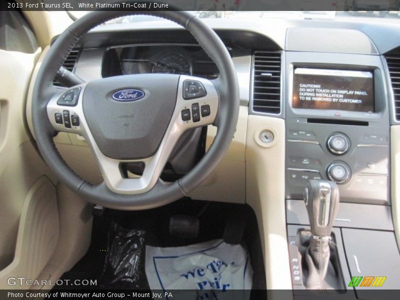 White Platinum Tri-Coat / Dune 2013 Ford Taurus SEL