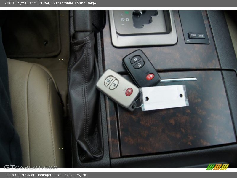 Super White / Sand Beige 2008 Toyota Land Cruiser