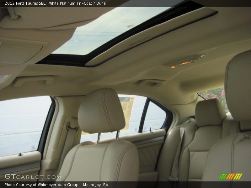 White Platinum Tri-Coat / Dune 2013 Ford Taurus SEL