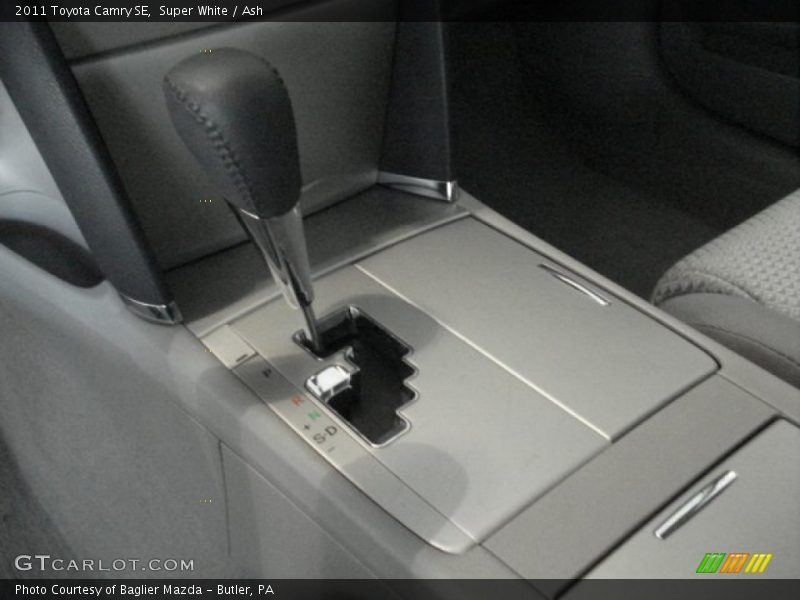 Super White / Ash 2011 Toyota Camry SE